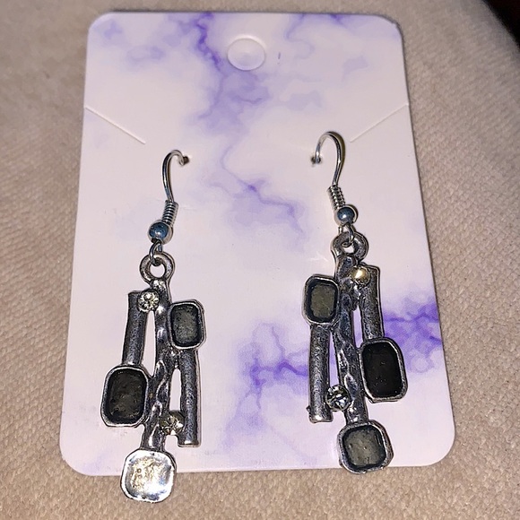Artisanal gunmetal plated earrings w/ zirconia & hammered design, wire posts 🩶 - Picture 3 of 4
